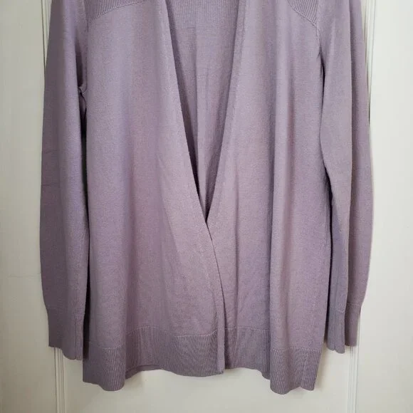 EUC women's Loft light purple cardigan sweater Medium - Picture 5 of 7
